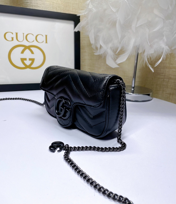 激安グッチバッグコピー側面デザイン